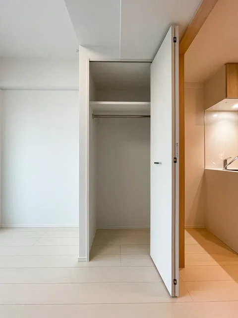 Comforia Live Negishi Nichome - Interior - ["Flooring", "Wood", "Floor"]