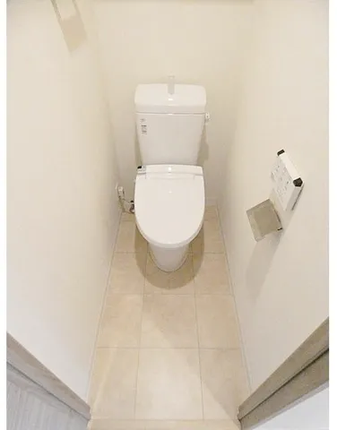 Ragdia Shiba Park - Interior - ["Toilet seat", "Toilet", "Plumbing fixture"]