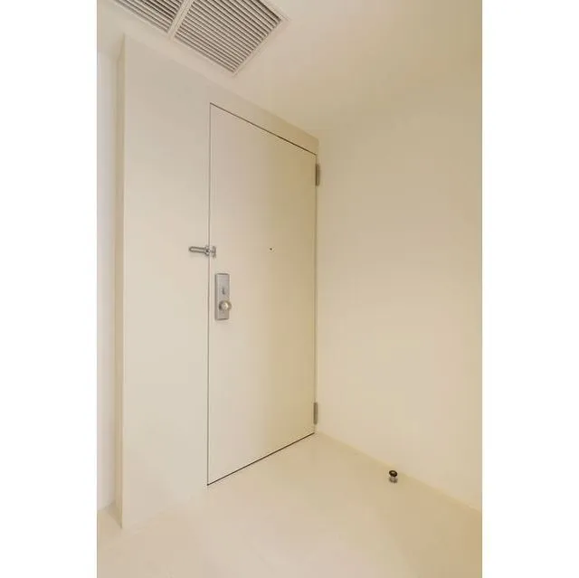 Frontier Residence The Tower Shinagawa - Interior - ["Fixture", "Door", "Wall"]