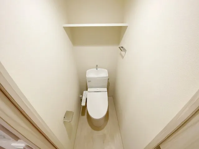 Presence Gene Asakusa East - Interior - ["Flooring", "Floor", "Toilet seat"]