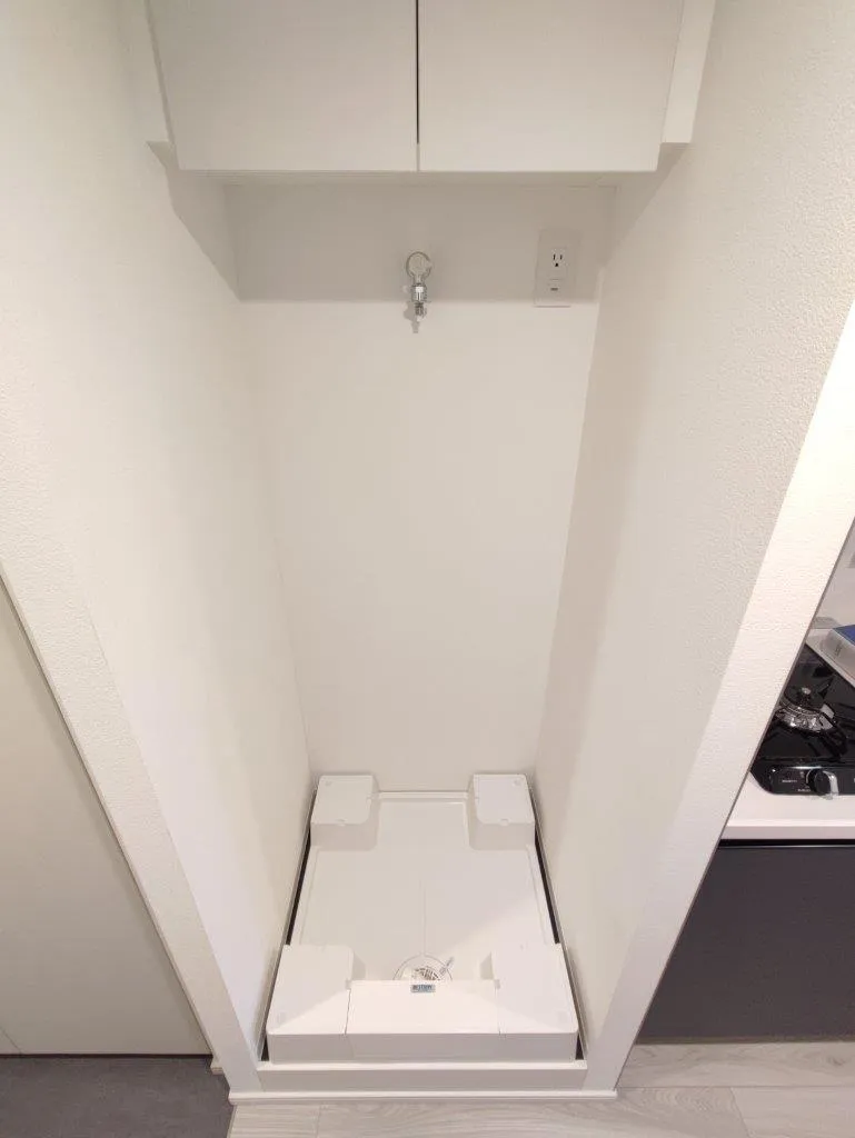 Cross Residence Takadanobaba - Interior - ["Automotive design", "Fixture", "Rectangle"]