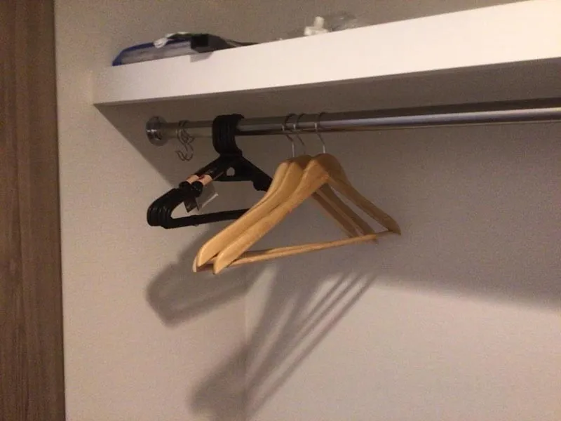 Mynavi STAY Grande Ueno - Interior - ["Clothes hanger", "Household hardware"]