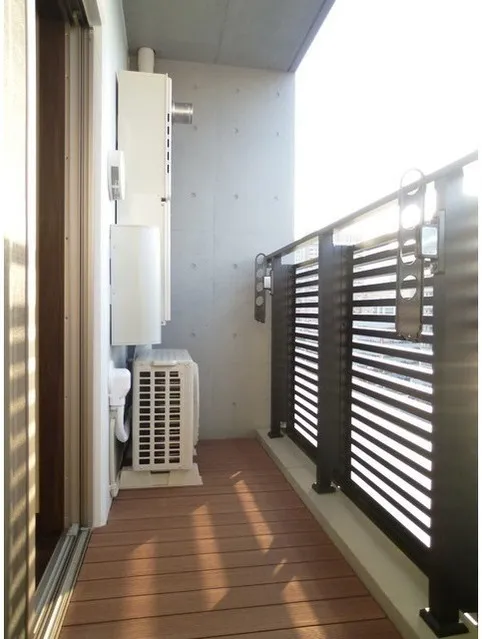DORF21 SUMIKA - Interior - ["Wood", "Balcony", "Glass"]