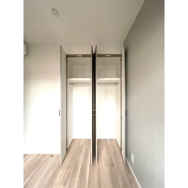 Predia Court Morishita Terrace - Interior - ["Building", "Door", "Fixture"]