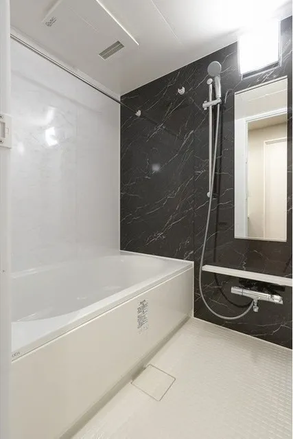 LEFONT PROGRESS SHIBUYA HILLTOP - Interior - ["Plumbing fixture", "Bathtub", "Tap"]