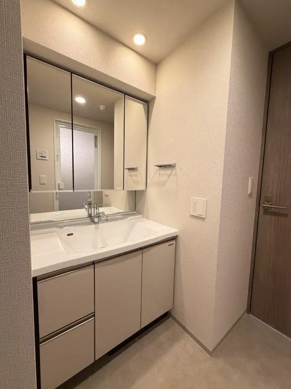 Le Fone Progre Takadanobaba North - Interior - ["Flooring", "Floor", "Interior design"]