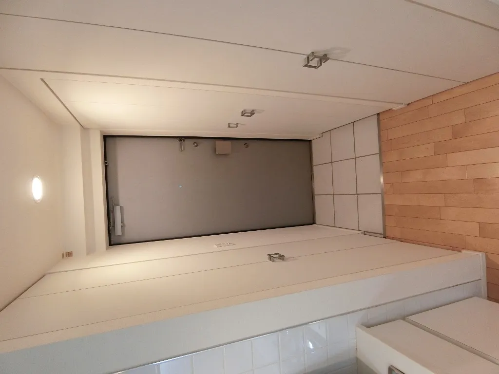 Residence Shirokane Colore - Interior - ["Window", "Floor", "Flooring"]