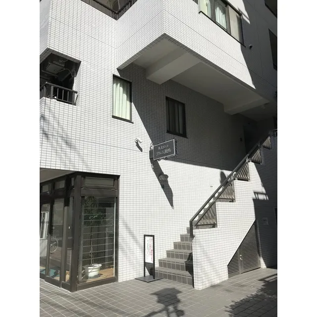 Tokyu Dwell Arus Sugamo - Exterior - []