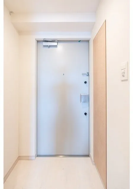 Comforia Liv Itabashi - Interior - ["Wood", "Flooring", "Floor"]