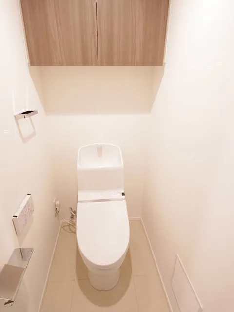 Dresse Meguro Ohashi Previ - Interior - ["Flooring", "Plumbing fixture", "Toilet seat"]