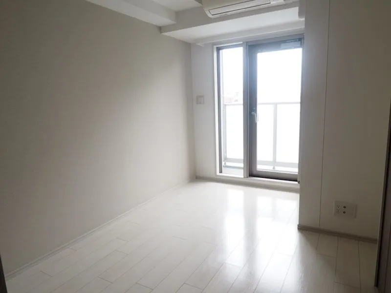 RESIDIA Ogikubo III - Interior - ["Window", "Building", "Fixture"]