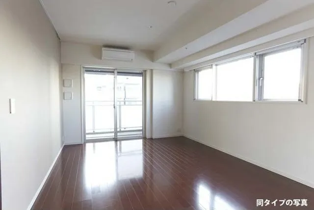 Conforia Higashi-Ikebukuro  - Interior - ["Window", "Fixture", "Building"]