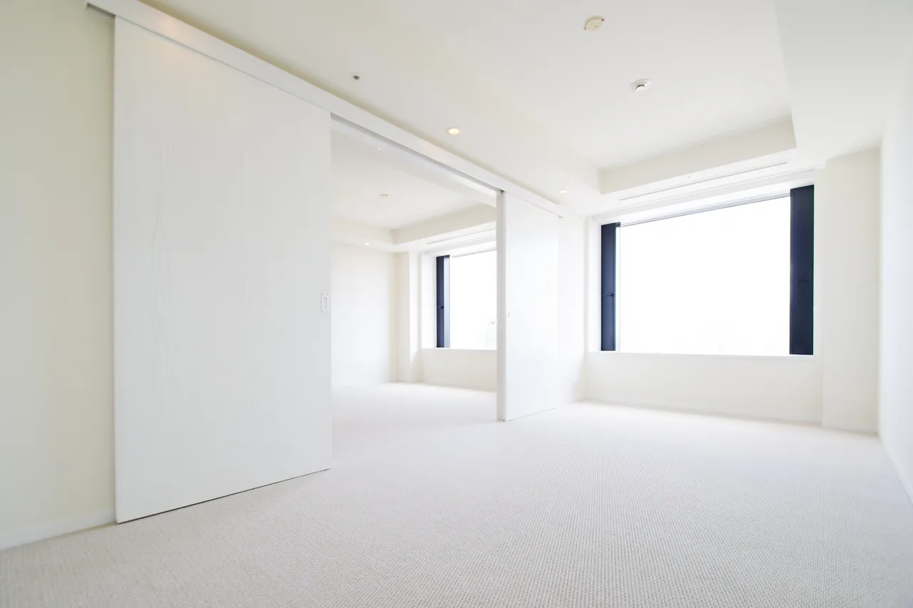 La Tour Shibakoen - Interior - ["Building", "Property", "Window"]