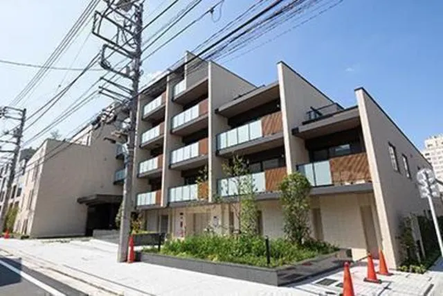 Baus Stage Hiroo - Exterior - ["Sky", "Building", "Plant"]
