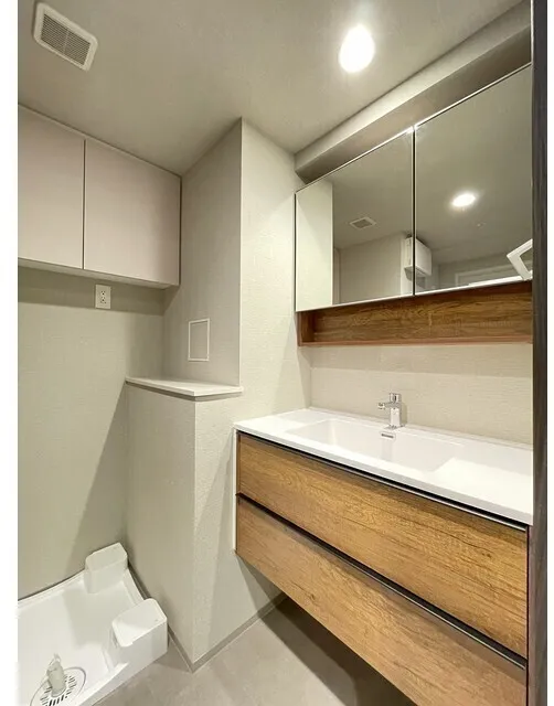 Comforia Liv Kayabacho - Interior - ["Flooring", "Interior design", "Floor"]