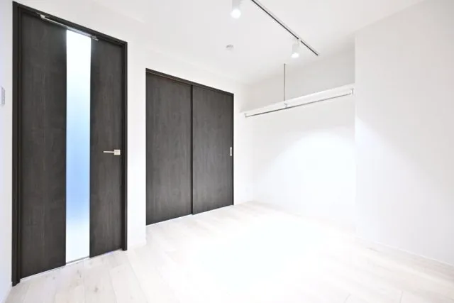 Ruygo Oshiage - Interior - ["Flooring", "Wood", "Floor"]
