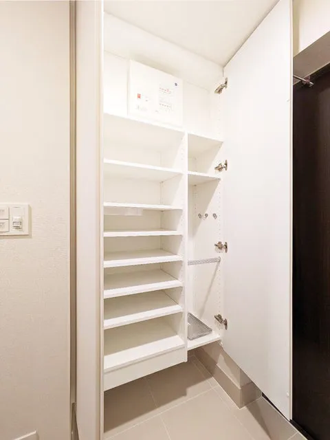 Orchid Residence Shibuya Tomigaya - Interior - ["Fixture", "Shelving", "Shelf"]