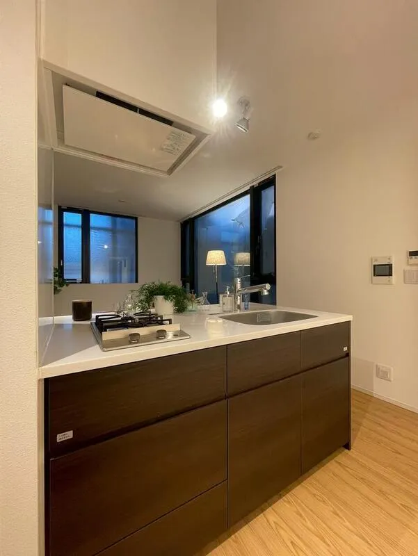 Pollast Yoyogi - Interior - ["Countertop", "Interior design", "Cabinetry"]