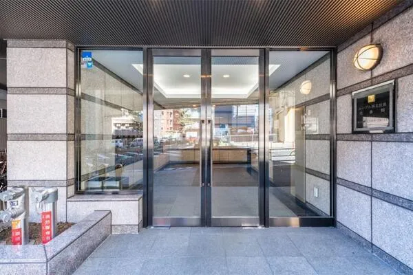 Louvre Nishigotanda No. 2 - Exterior - ["Apartment", "Metropolitan area", "Commercial building"]