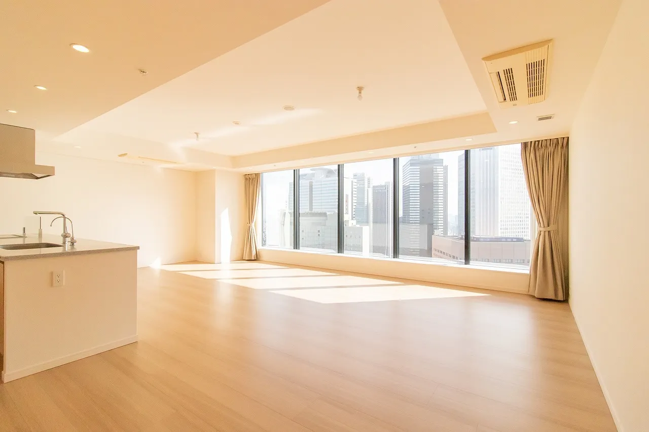 Central Park Tower La Tour Shinjuku - Interior - ["Furniture", "Building", "Cabinetry"]