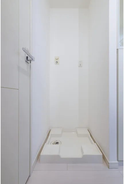 HF Shirokane Takanawa Residence - Interior - ["White", "Flooring", "Floor"]