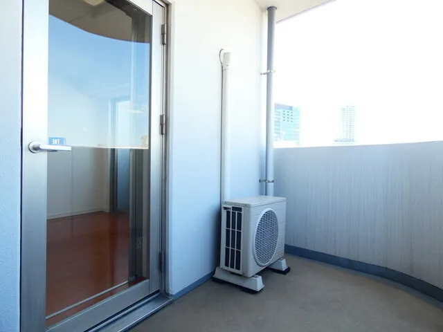 SQUARE Shibuya - Interior - ["Floor", "Door", "Glass"]