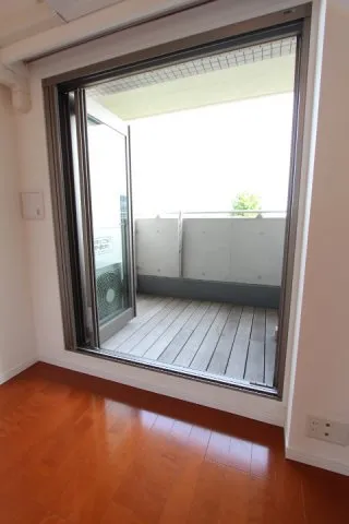 Prime Urban Gakugei Daigaku Park Front - Interior - ["Building", "Fixture", "Window"]