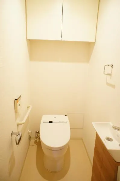 Brillia Ist Sangenjaya Ivy Terrace - Interior - ["Toilet seat", "Bathroom", "Interior design"]
