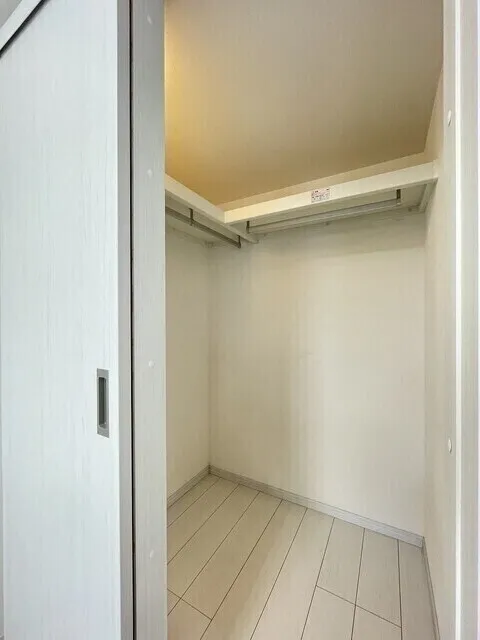 Comforia Liv Ueno - Interior - ["Wood", "Flooring", "Floor"]