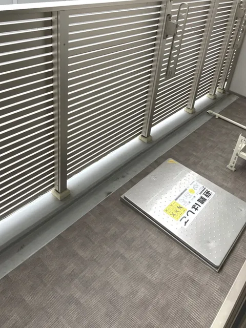 Park Cube Shinitabashi - Interior - ["Composite material", "Window covering", "Metal"]