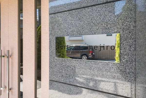 Fortuna Mejiro - Exterior - ["Wall", "Composite material", "Metal"]