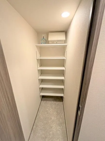 Livio Maison Shin-Osaka - Interior - ["Wood", "Flooring", "Floor"]