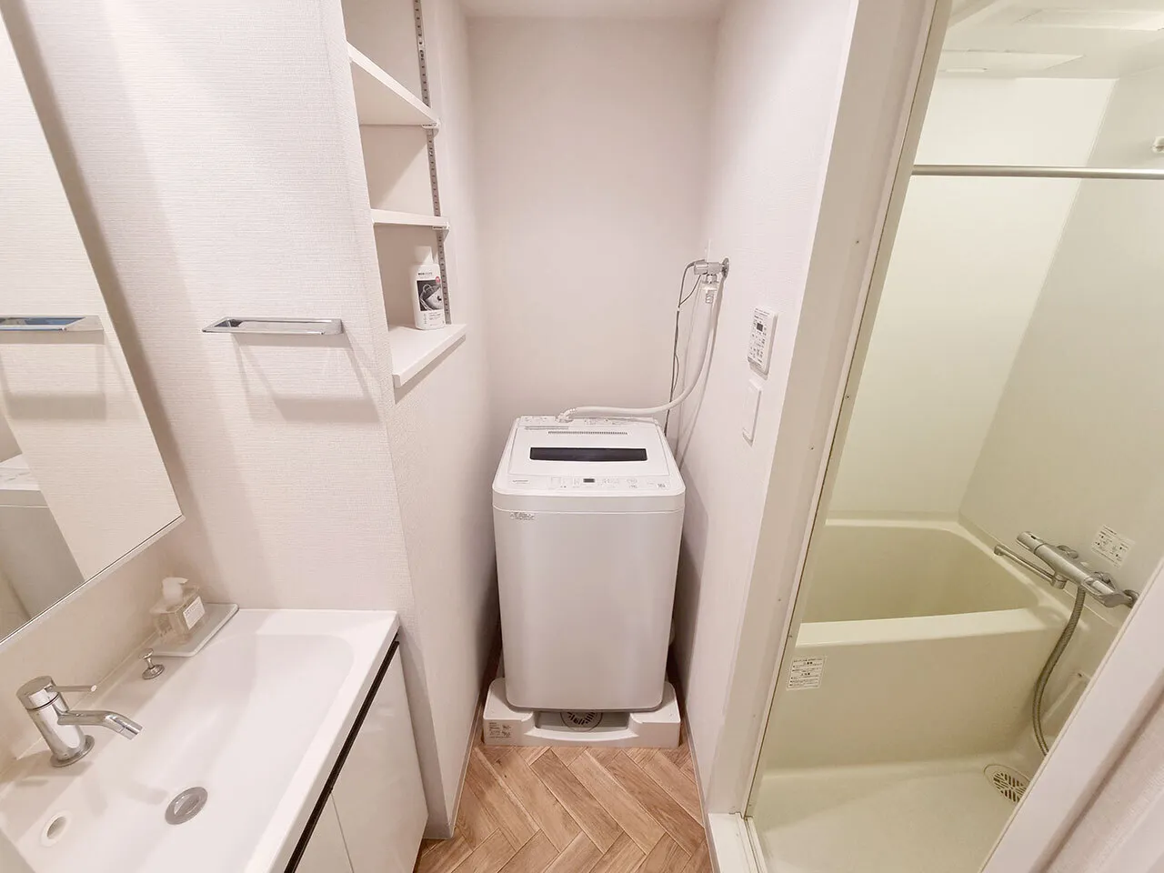 Mynavi Stay Keikyu Kamata Station - Interior - ["Flooring", "Floor", "Interior design"]