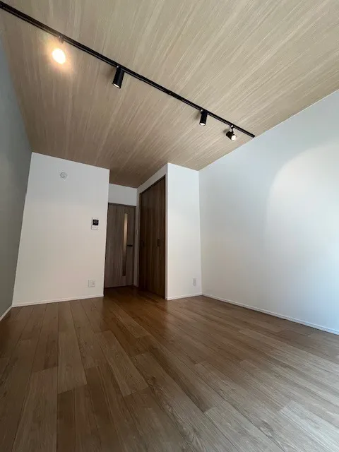 RESIDIA Hongo Kikusaka Place - Interior - ["Wood", "Flooring", "Ceiling"]