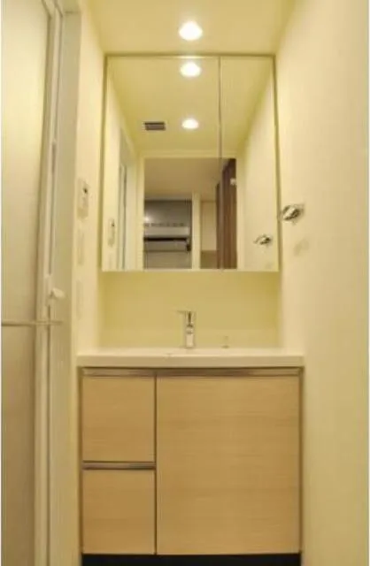 Park Axis Toyosu Canal - Interior - ["Mirror", "Cabinetry", "Handle"]