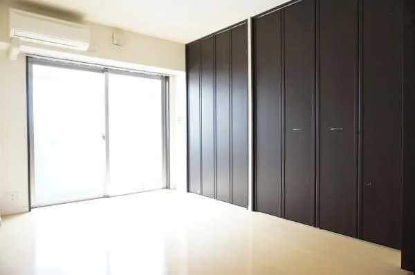 Star Heim - Interior - ["Building", "Fixture", "Door"]