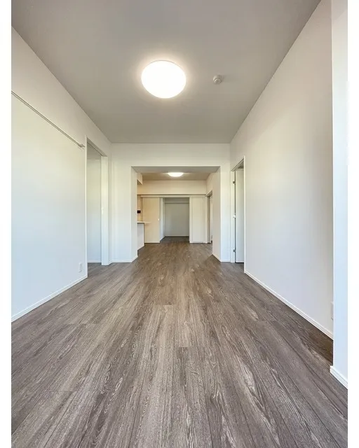 Comforia Nakakasai - Interior - ["Flooring", "Floor", "Ceiling"]
