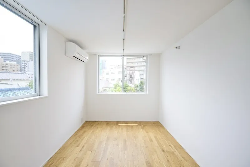 Trias358 - Interior - ["Wall", "Flooring", "Floor"]