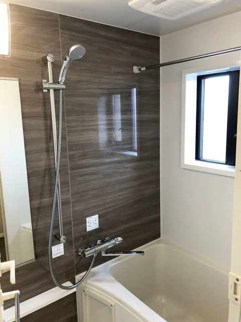 Lefon Progres Minami Otsuka - Interior - ["Bathtub", "Shower head", "Plumbing fixture"]