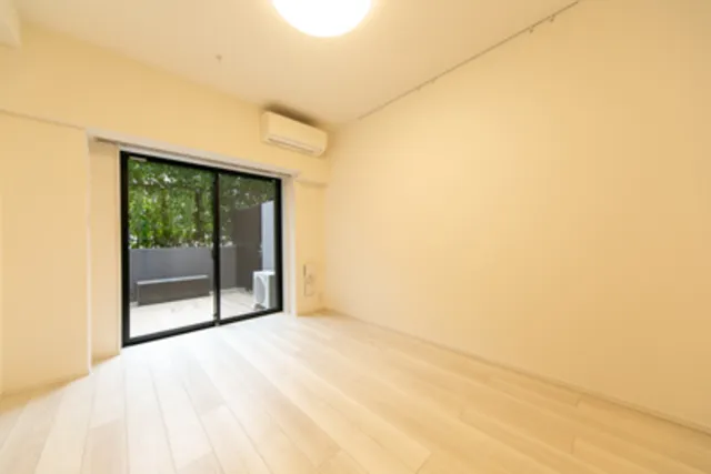 Rise Yoyogi III - Interior - ["Building", "Fixture", "Window"]