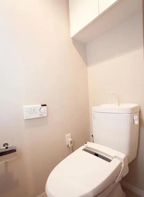 The Tokyo Towers Midtower - Interior - ["Bathroom", "Room", "Property"]