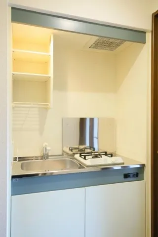 Phoenix Sasazuka Ichibankan - Interior - ["Kitchen", "Flooring", "Cabinetry"]
