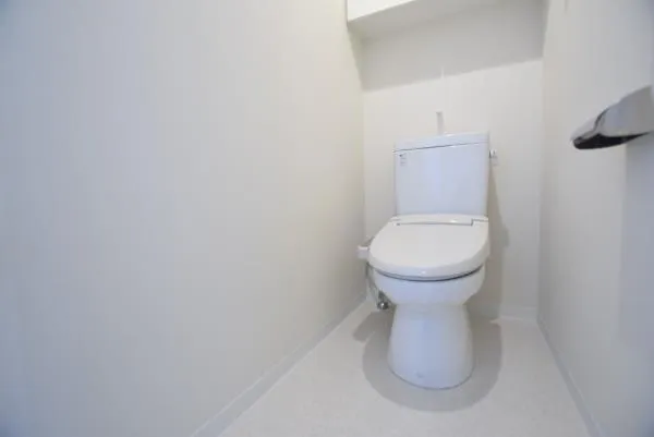 Brillia Ist Shinonome Canal Court - Interior - ["Toilet seat", "Flooring", "Floor"]