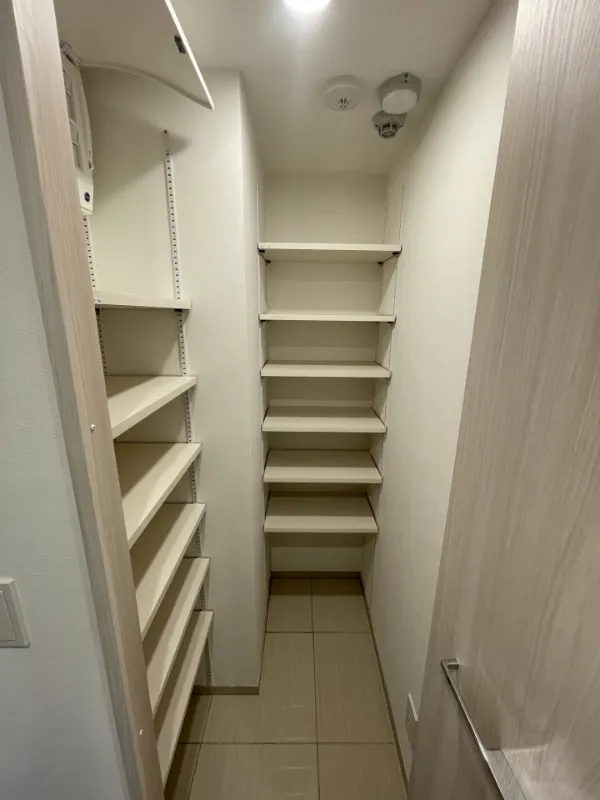 Crevia Rigze Kamata Nishi - Interior - ["Wood", "Flooring", "Floor"]