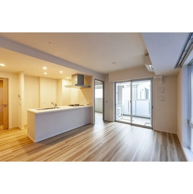 Doue Tsukishima II - Interior - ["Property", "Wood flooring", "Ceiling"]