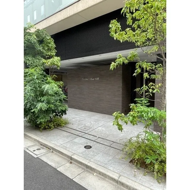 Qu4ttro Arca Kudan (Quatro Arca 9th Dan) - Exterior - ["Plant", "Rectangle", "Shade"]
