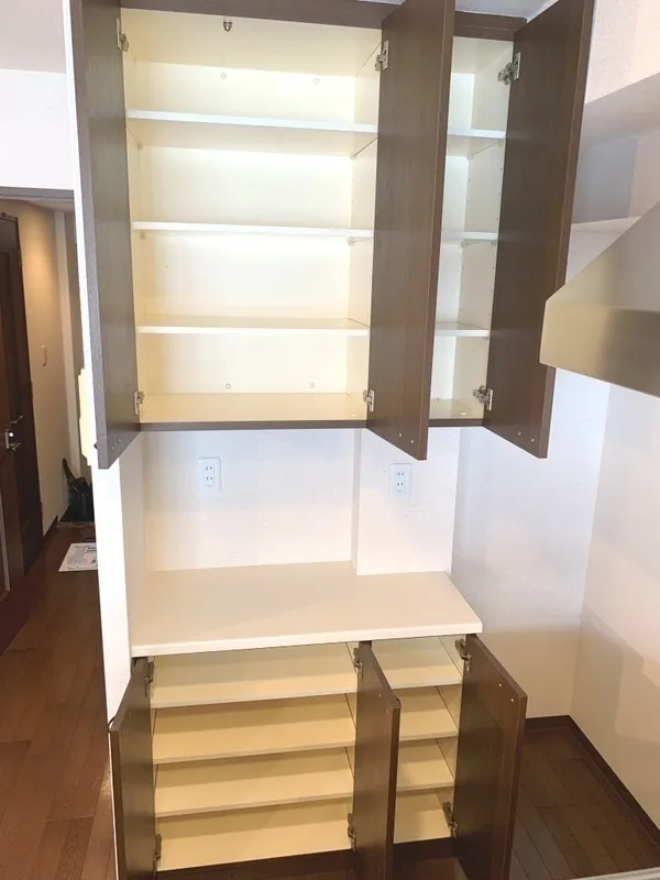 Shiba Park Apartment - Interior - ["Wood", "Furniture", "Shelving"]