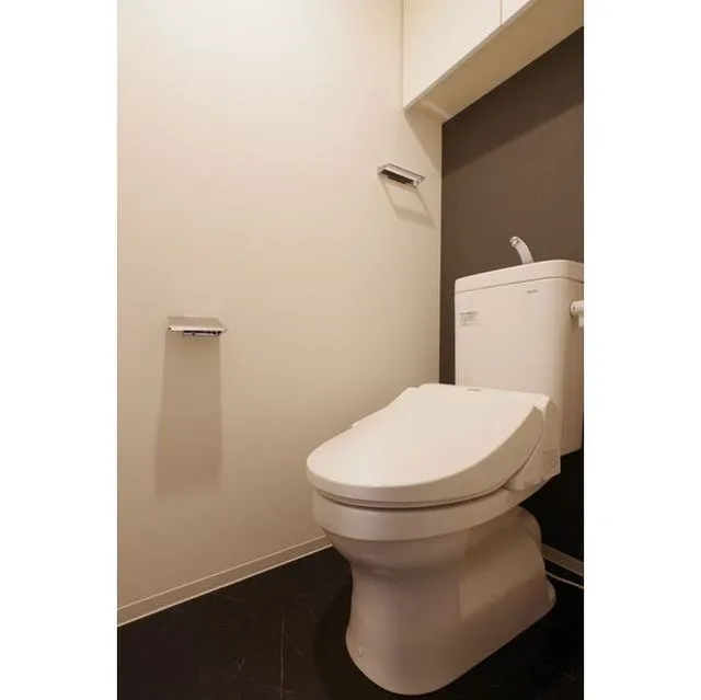 OPEN BLOOM SUMIDA YAHIRO - Interior - ["Toilet seat", "Toilet", "Bathroom"]