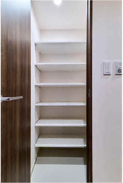 Prele Duc Kinshi Park - Interior - ["Wood", "Shelving", "Shelf"]