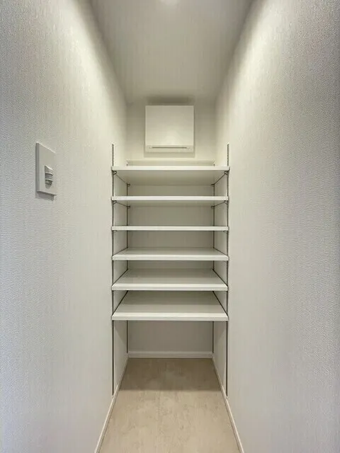 Stylio Kamata West - Interior - ["Wood", "Flooring", "Floor"]